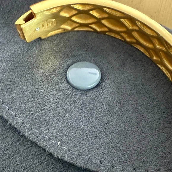 Julie Vos /Retired bangle hinged bracelet with iridescent glass stones *firm*💕 - Picture 5 of 11